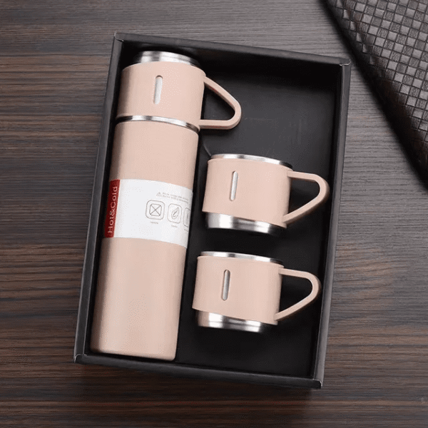 فلاسک مدل کادویی VACUUM FLASK SET گنجایش 0.5 لیتر به همراه لیوان مجموعه 3 عددی (کالباسی)